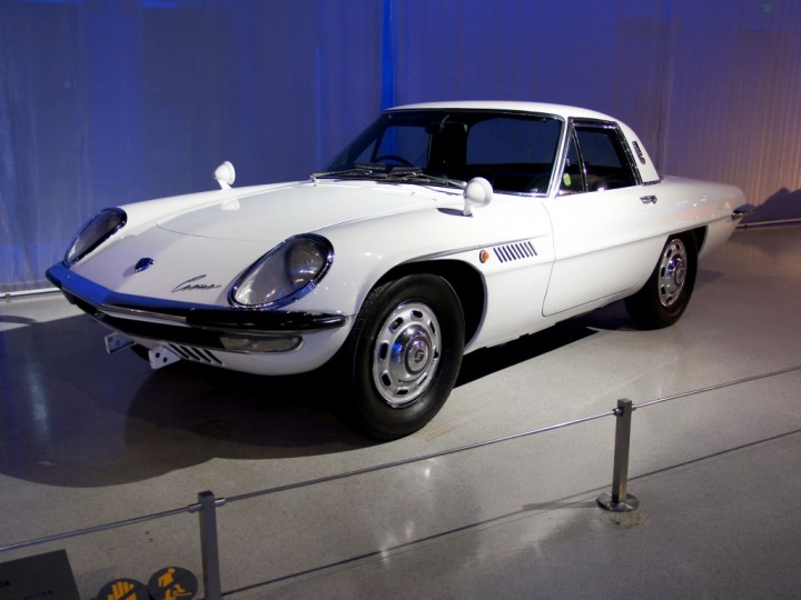 1967 Mazda Cosmo Sport L10A - museum exhibit | 360CarMuseum.com