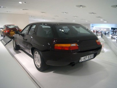 1987 Porsche 928 Studie H50 - museum exhibit | 360CarMuseum.com